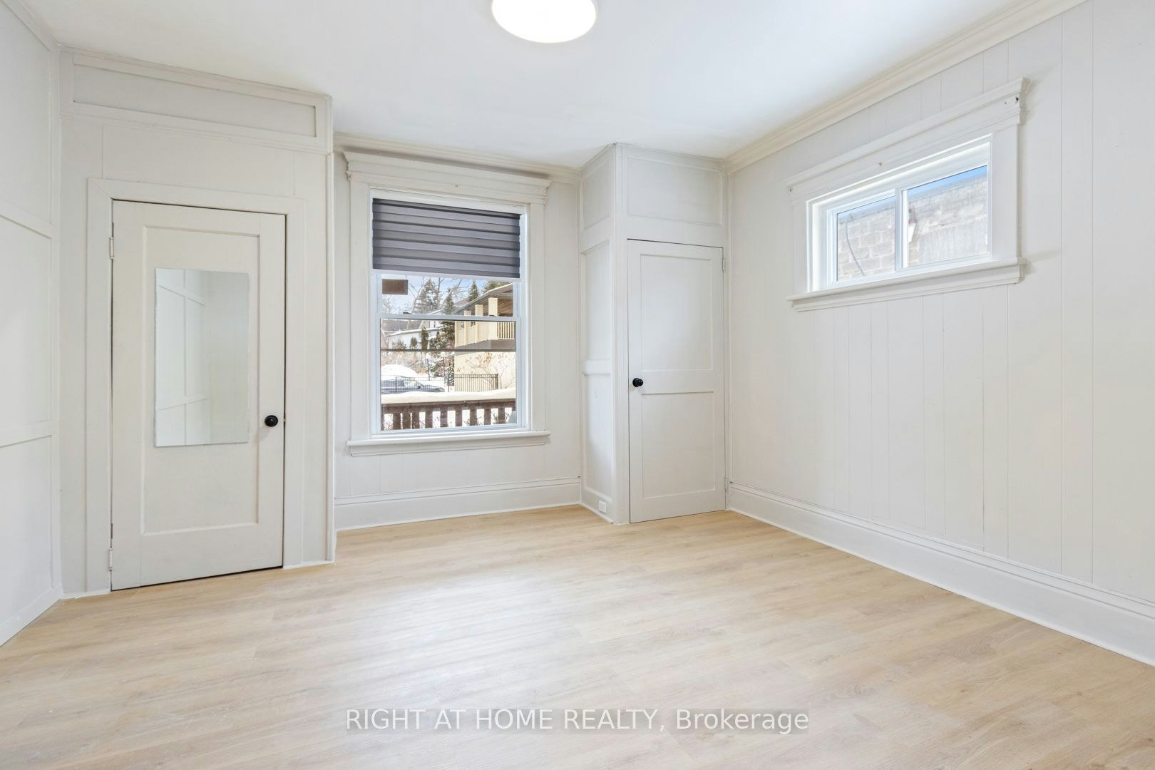 Main Floor-443 Ontario Street, Newmarket, ON, L3Y 2K6 - 16