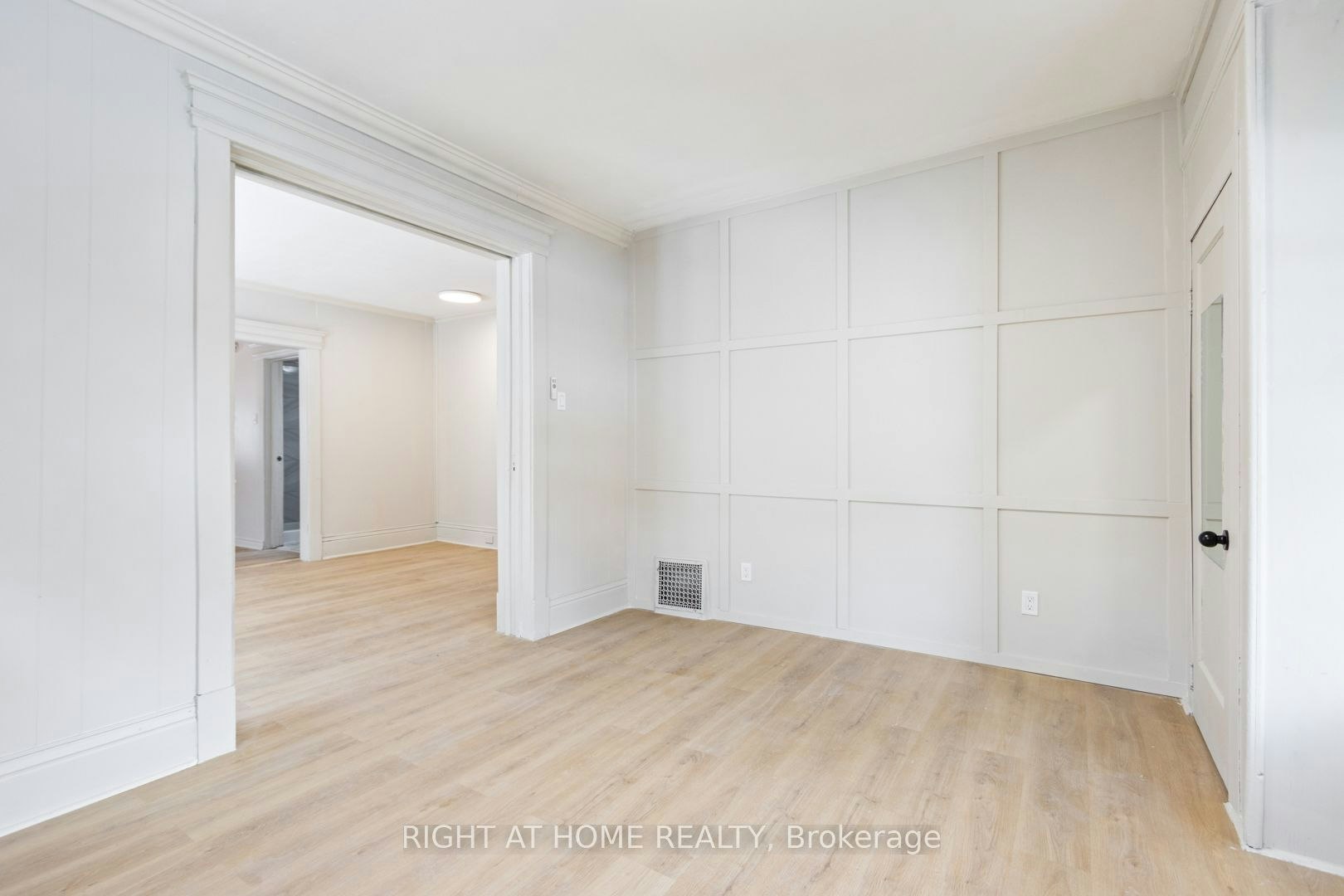 Main Floor-443 Ontario Street, Newmarket, ON, L3Y 2K6 - 19