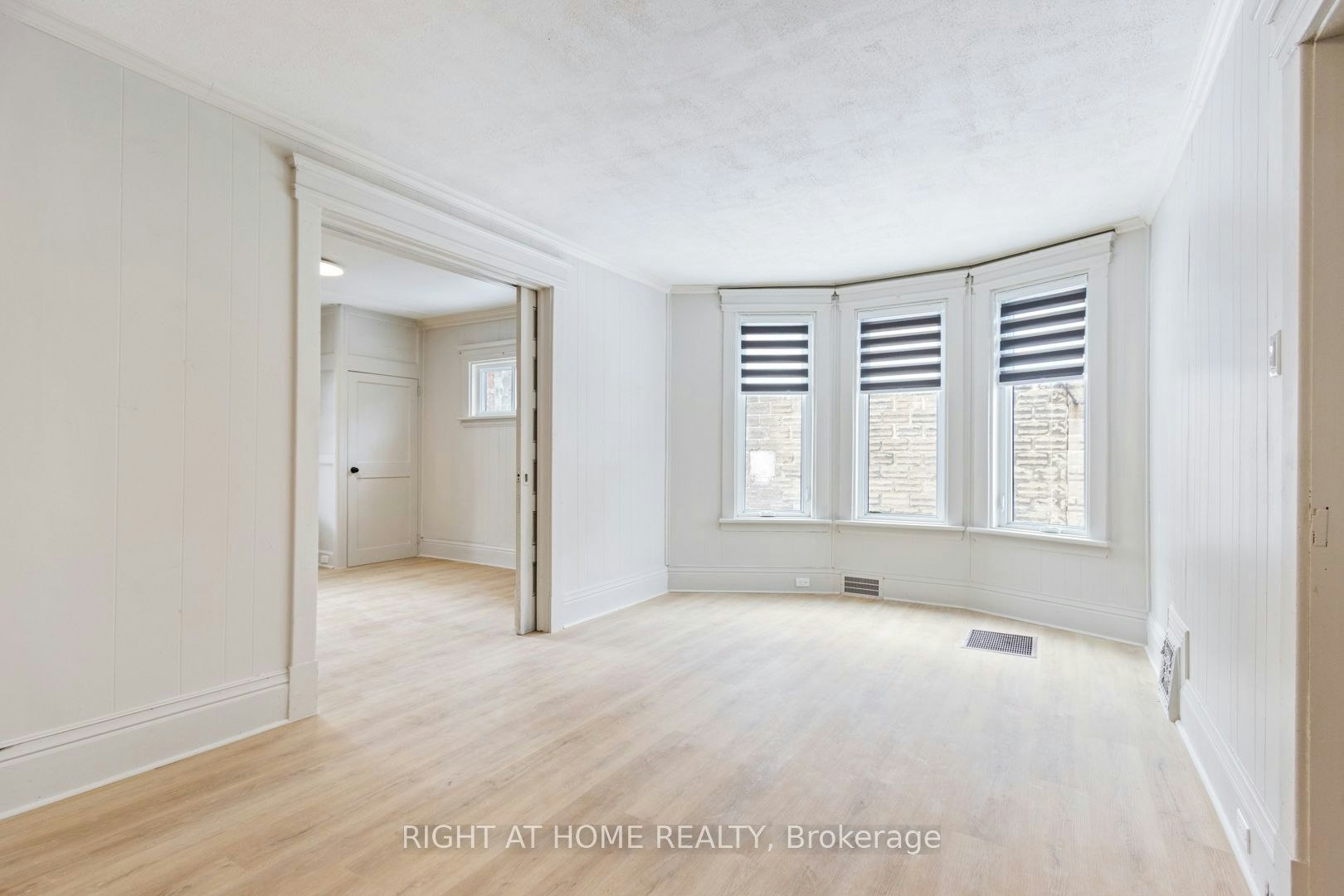 Main Floor-443 Ontario Street, Newmarket, ON, L3Y 2K6 - 12