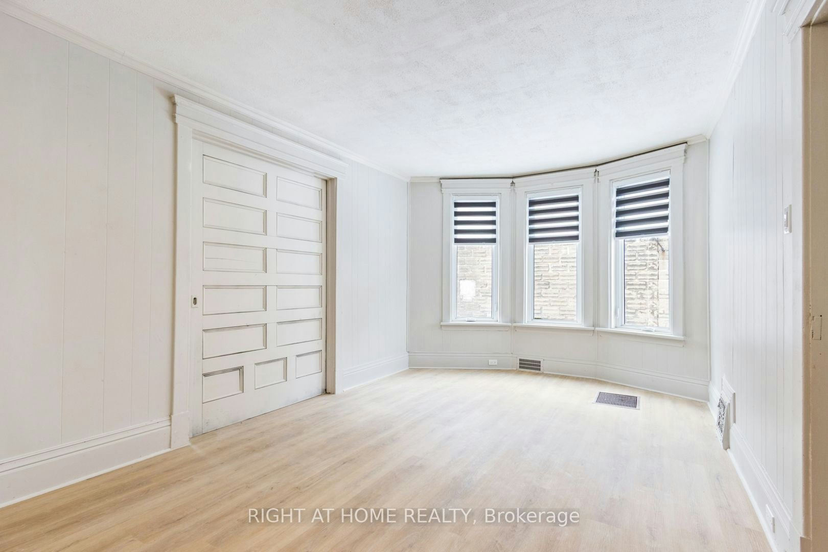 Main Floor-443 Ontario Street, Newmarket, ON, L3Y 2K6 - 13