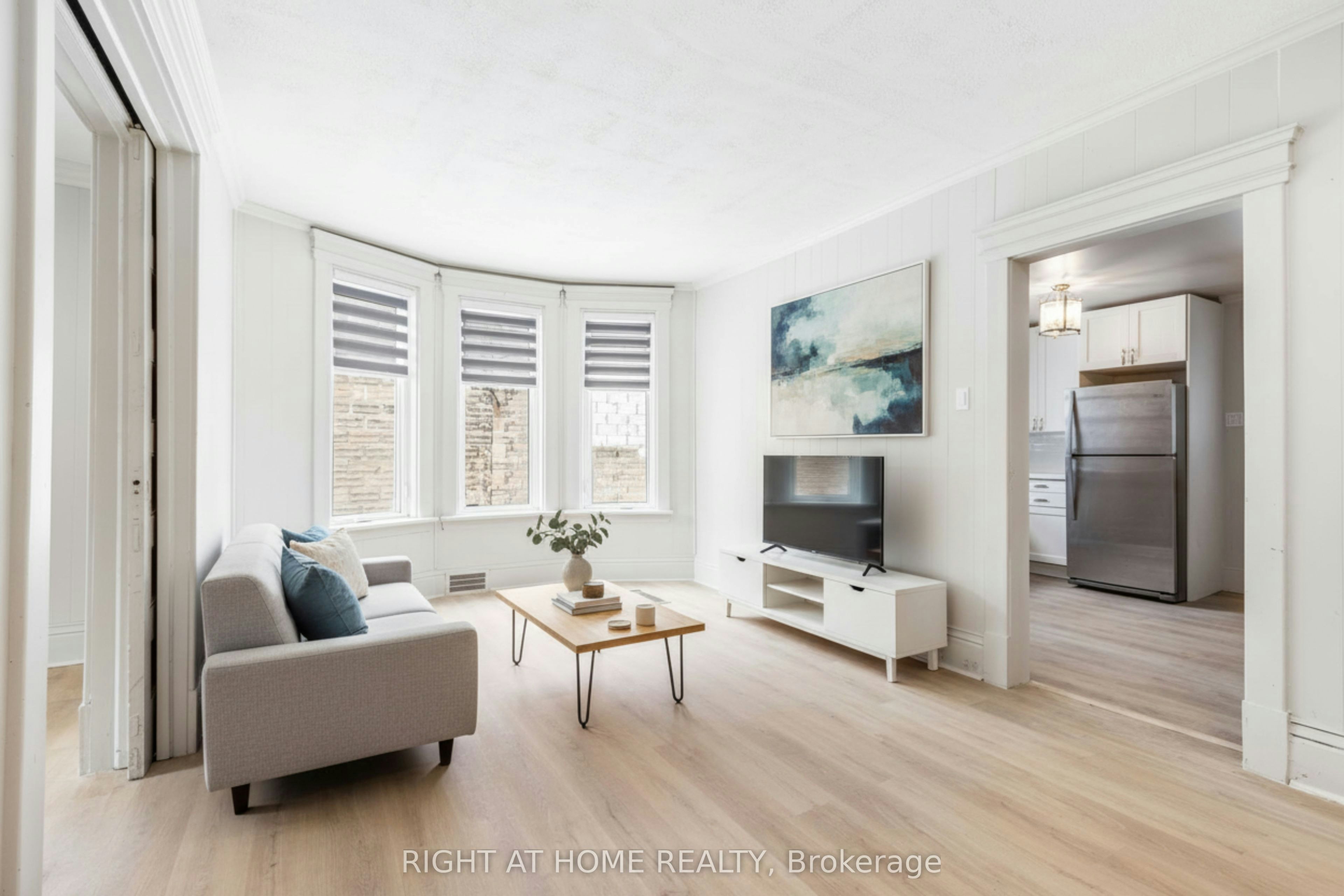 Main Floor-443 Ontario Street, Newmarket, ON, L3Y 2K6 - 3