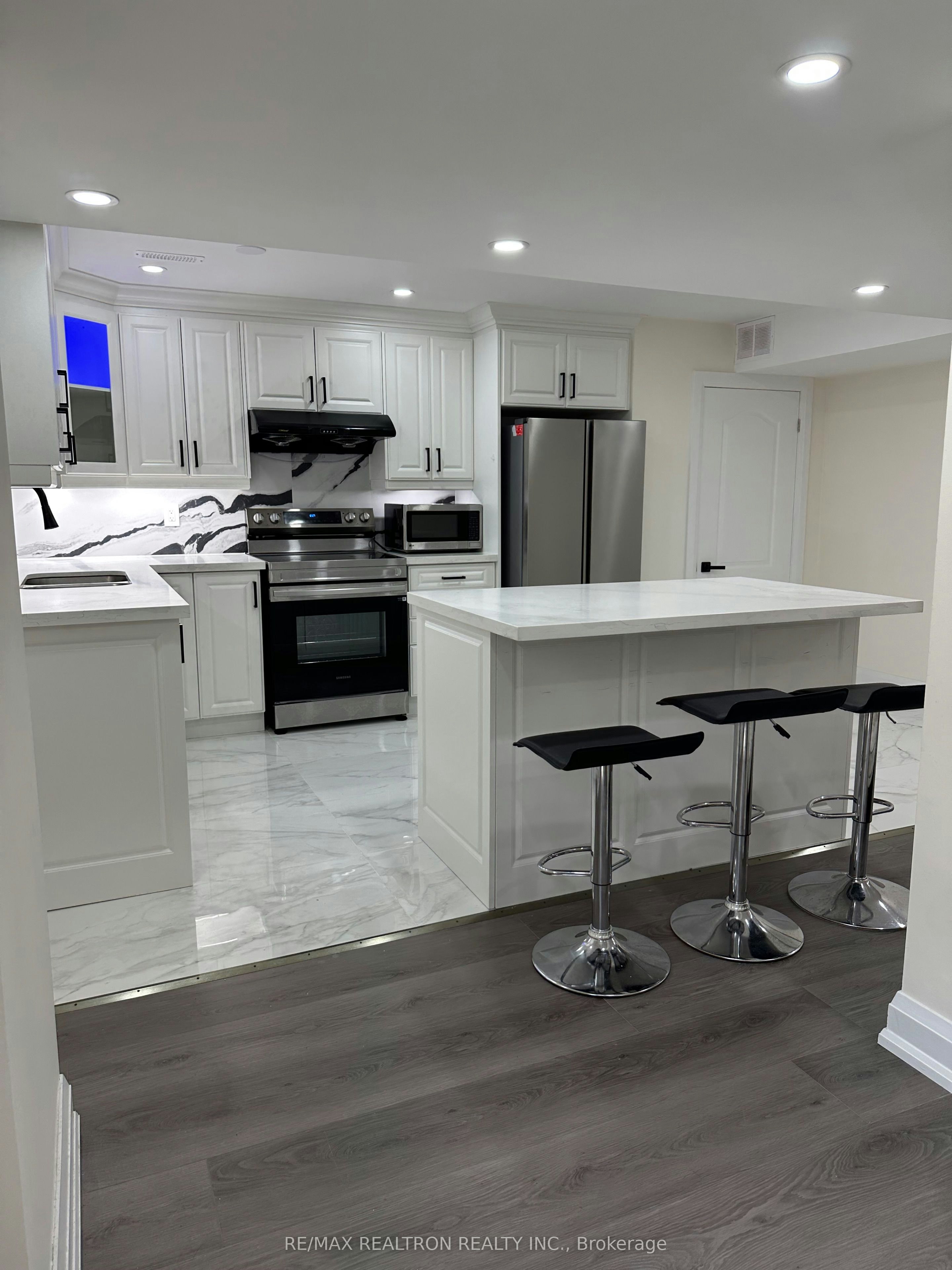 BSMT-91 Fallharvest Way, Whitchurch-Stouffville, ON, L4A 4W4 - 4