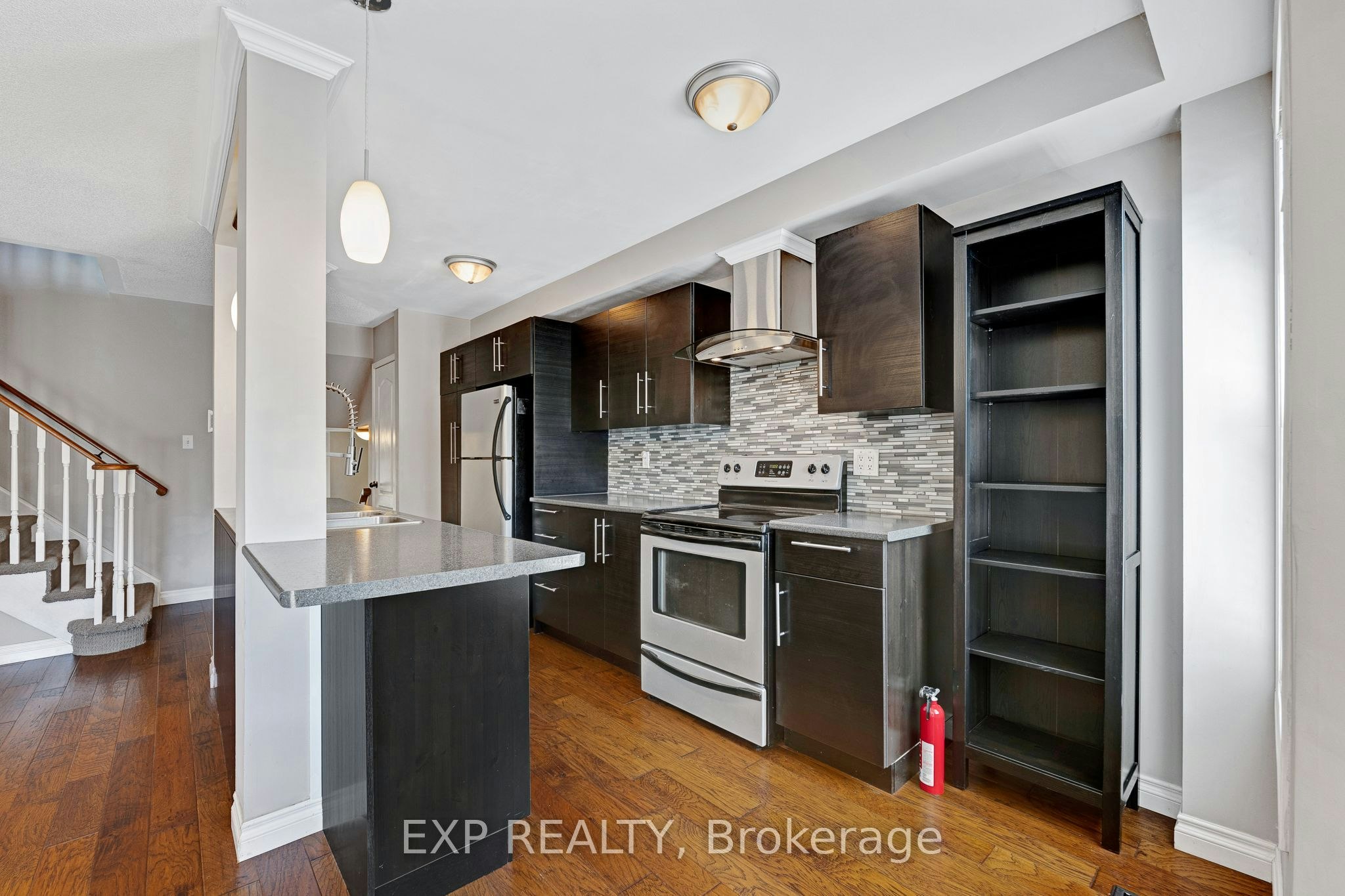 117 Mugford Road, Aurora, ON, L4G 7J5 - 4