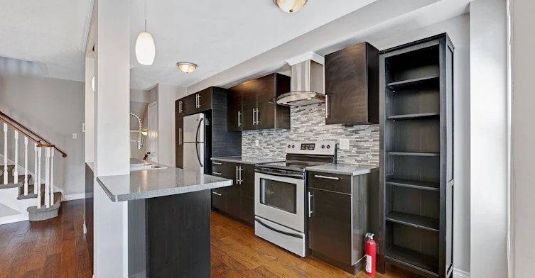 117 Mugford Road, Aurora, ON, L4G 7J5 - 4