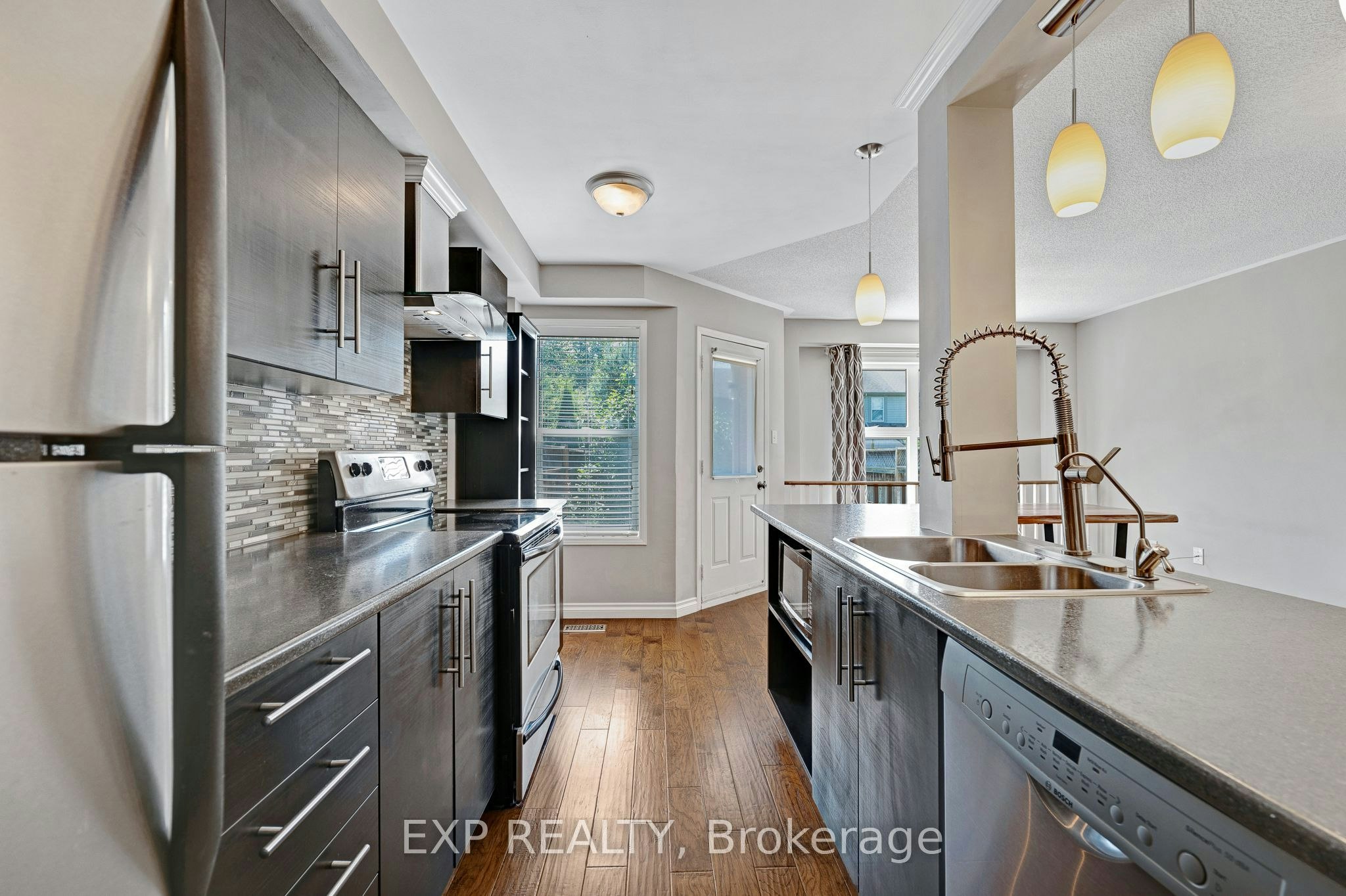 117 Mugford Road, Aurora, ON, L4G 7J5 - 6