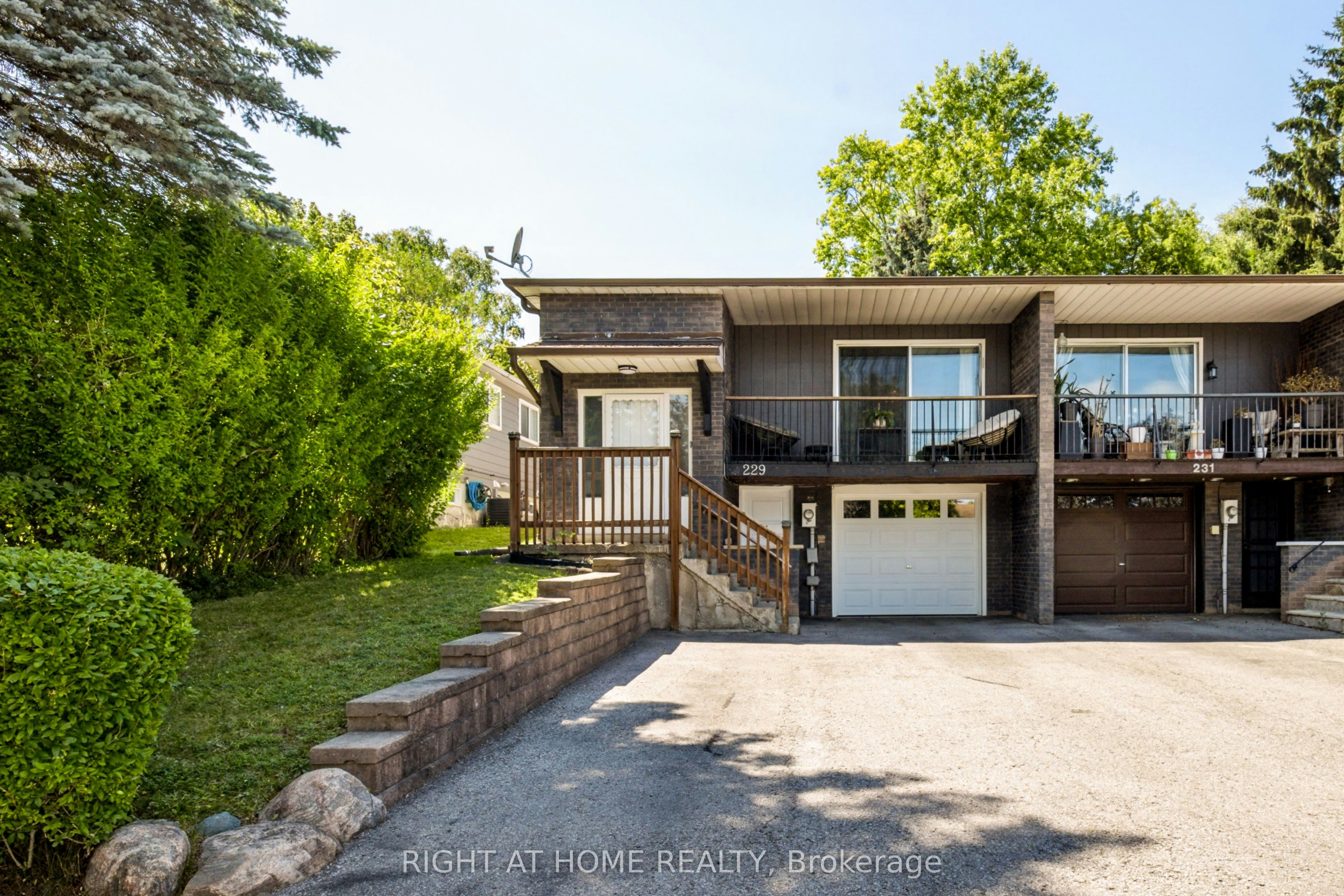 229 Britannia Avenue, Bradford West Gwillimbury, ON, L3Z 1A4