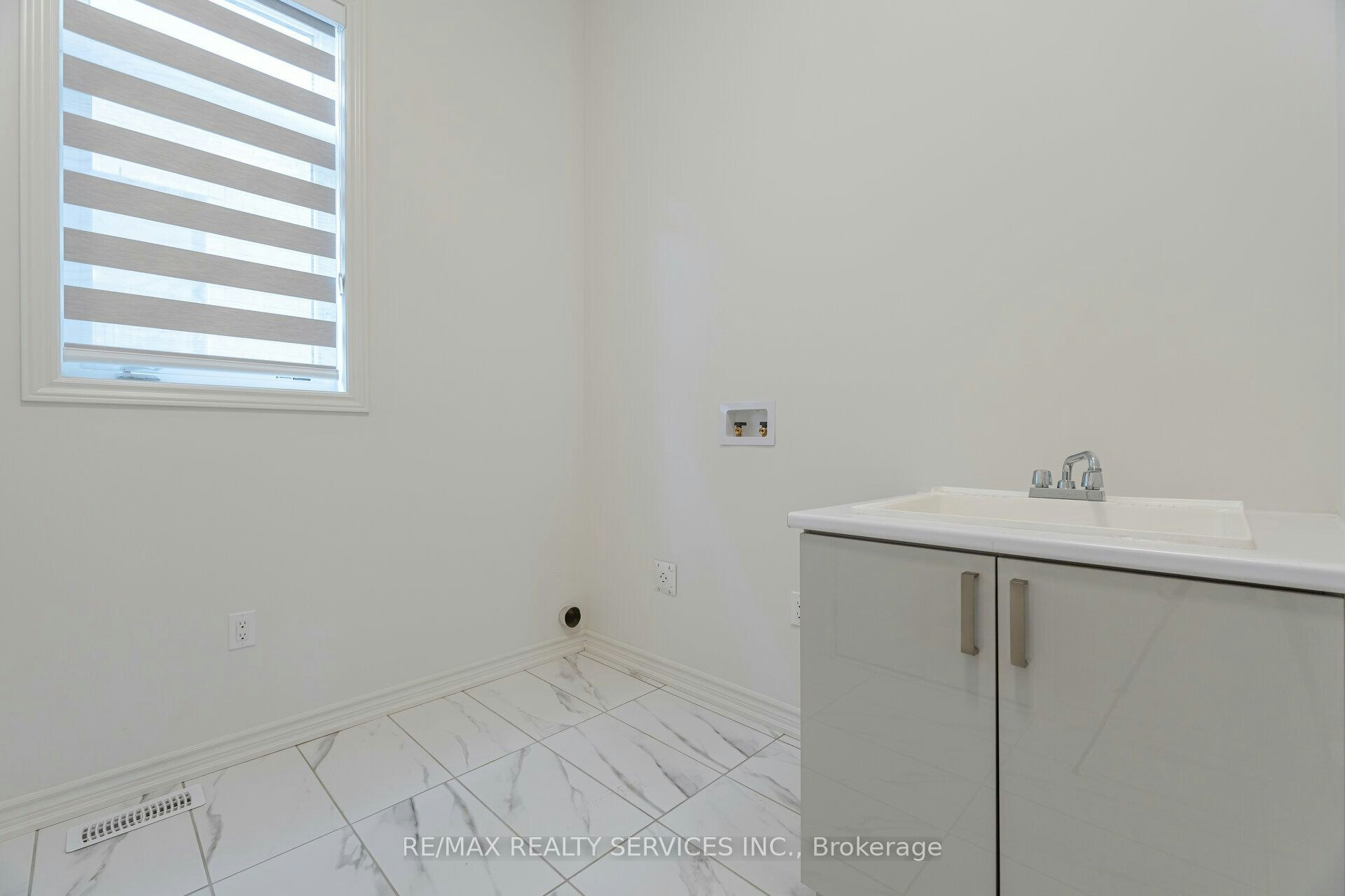 7 Sandhill Crescent N, Adjala-Tosorontio, ON, L0G 1W0 - 21