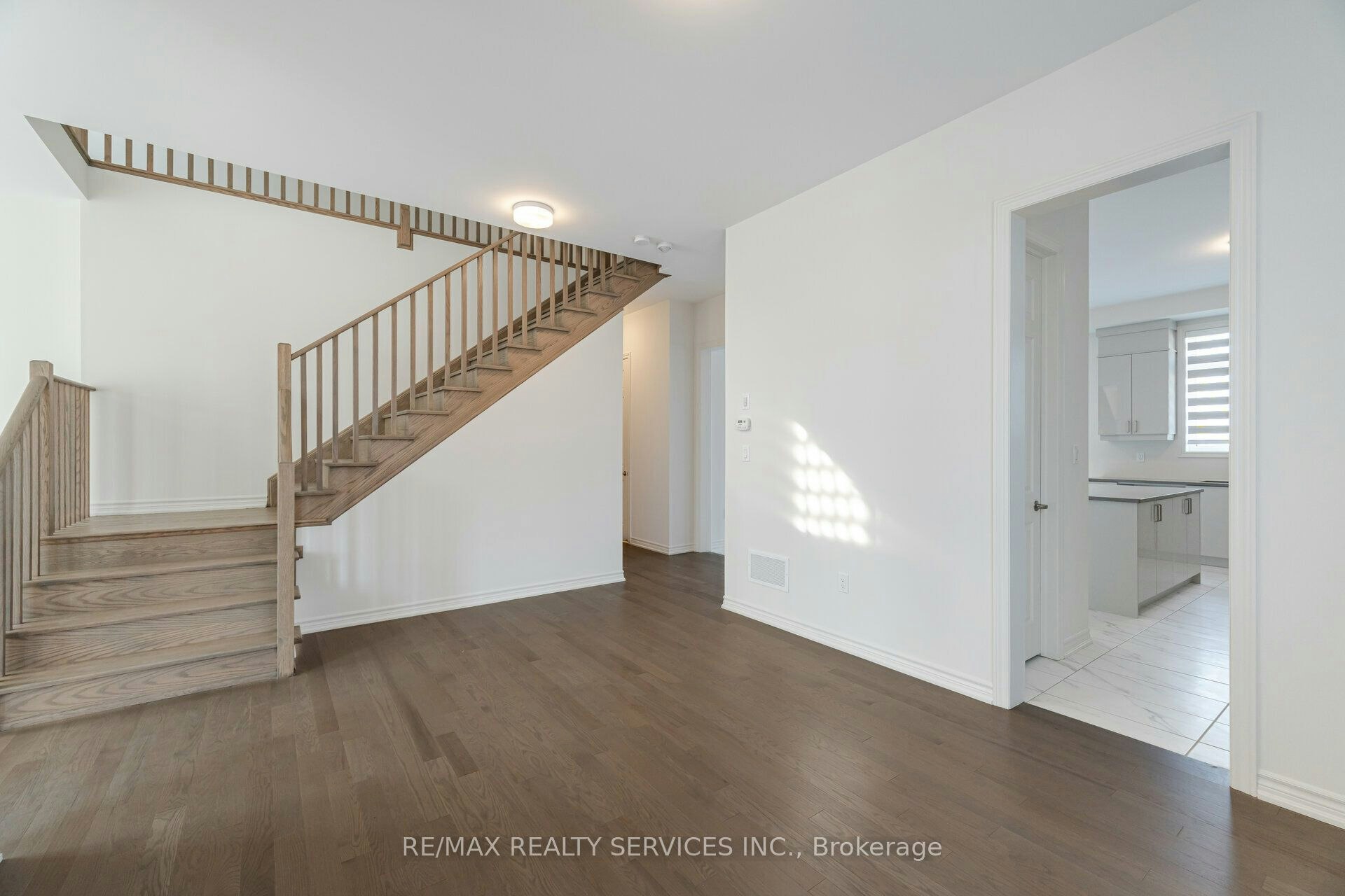 7 Sandhill Crescent N, Adjala-Tosorontio, ON, L0G 1W0 - 11