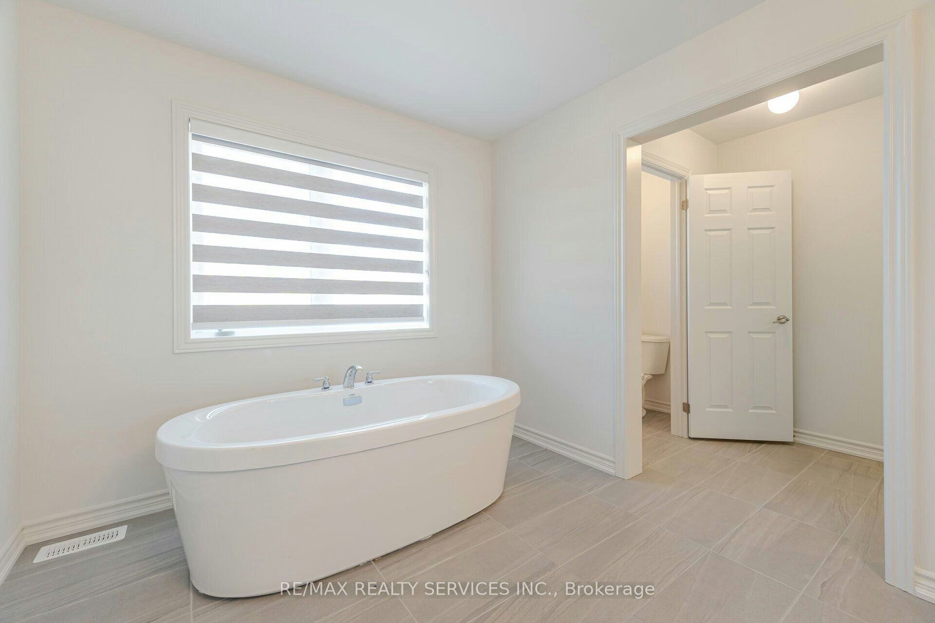 7 Sandhill Crescent N, Adjala-Tosorontio, ON, L0G 1W0 - 27
