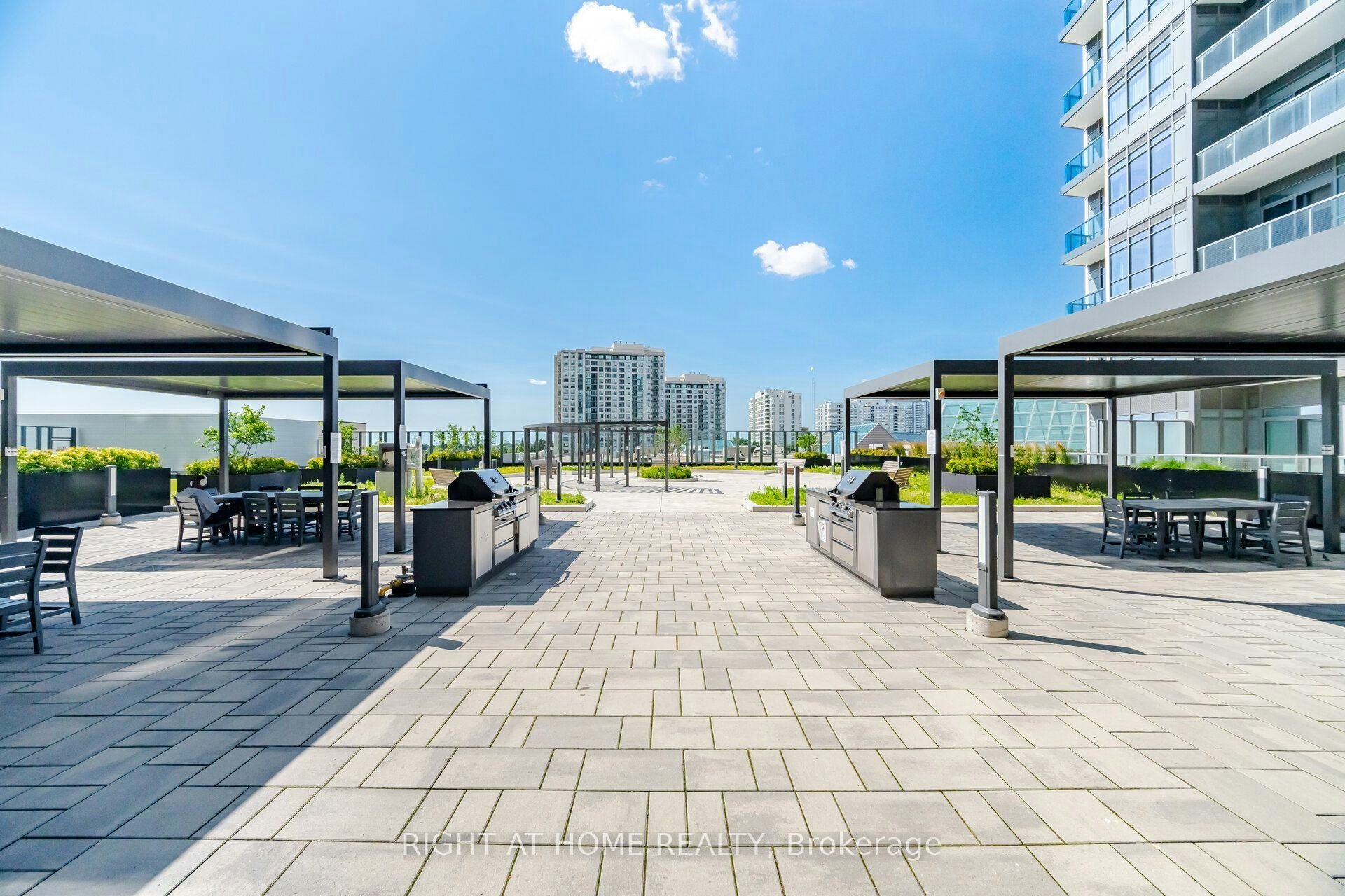 2002-30 Upper Mall Way, Vaughan, ON, L4J 0L7 - 31