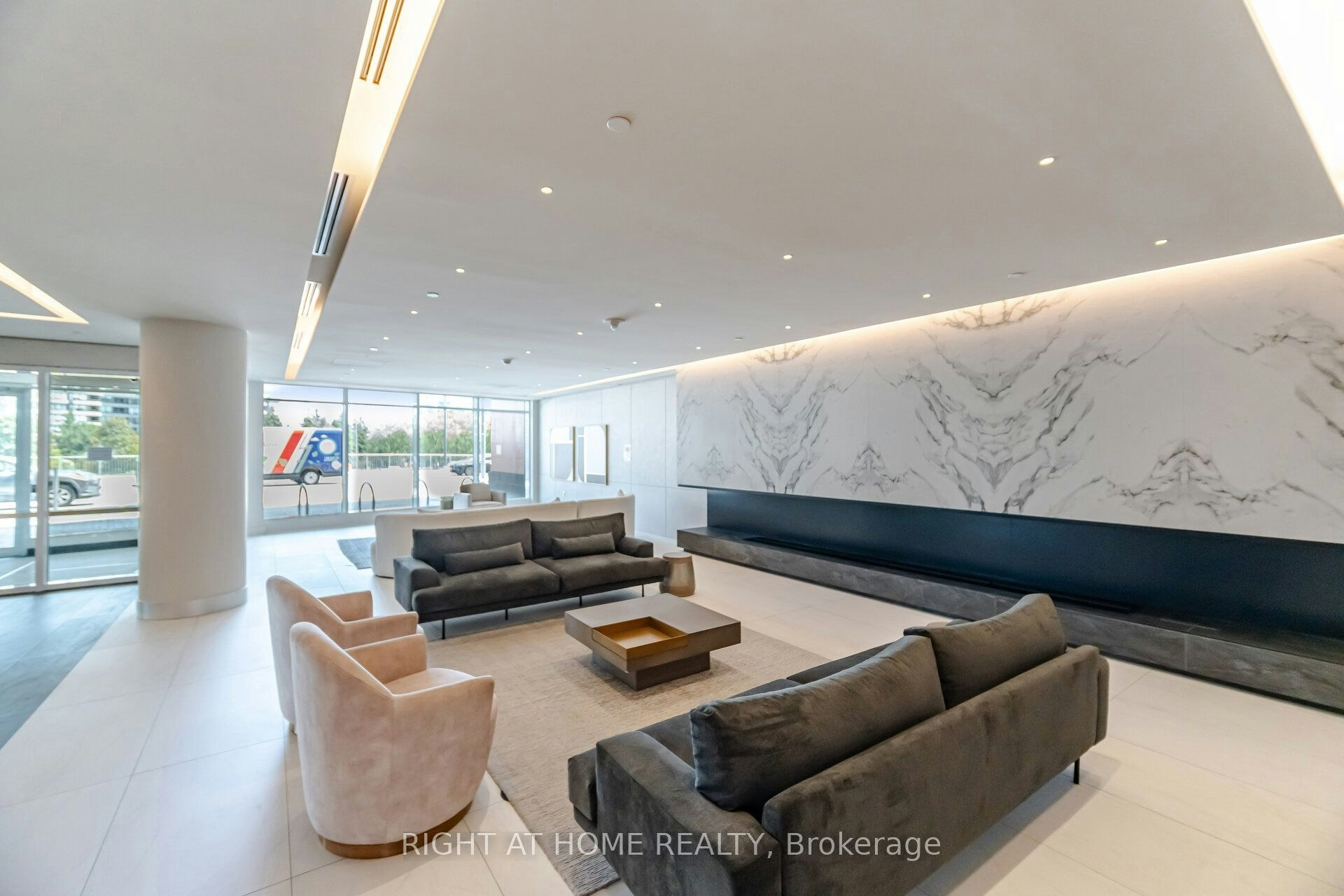 2002-30 Upper Mall Way, Vaughan, ON, L4J 0L7 - 4
