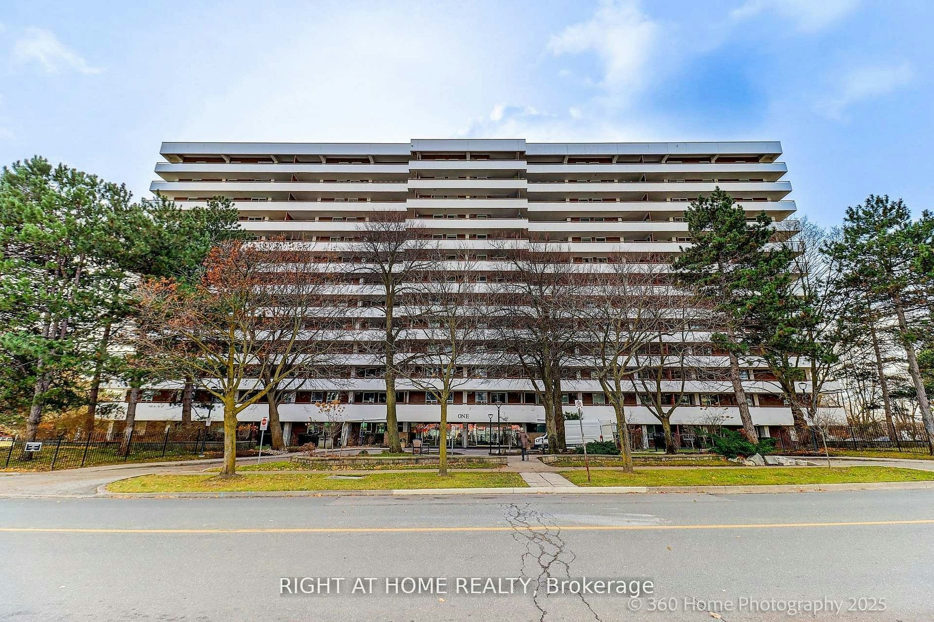 1107-1 Royal Orchard Boulevard, Markham, ON, L3T 3C2