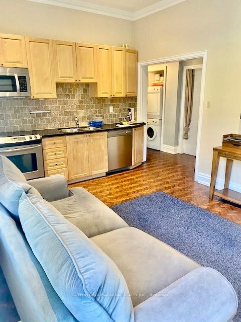 141 Regent Street, Richmond Hill, ON, L4C 9P1 - 3