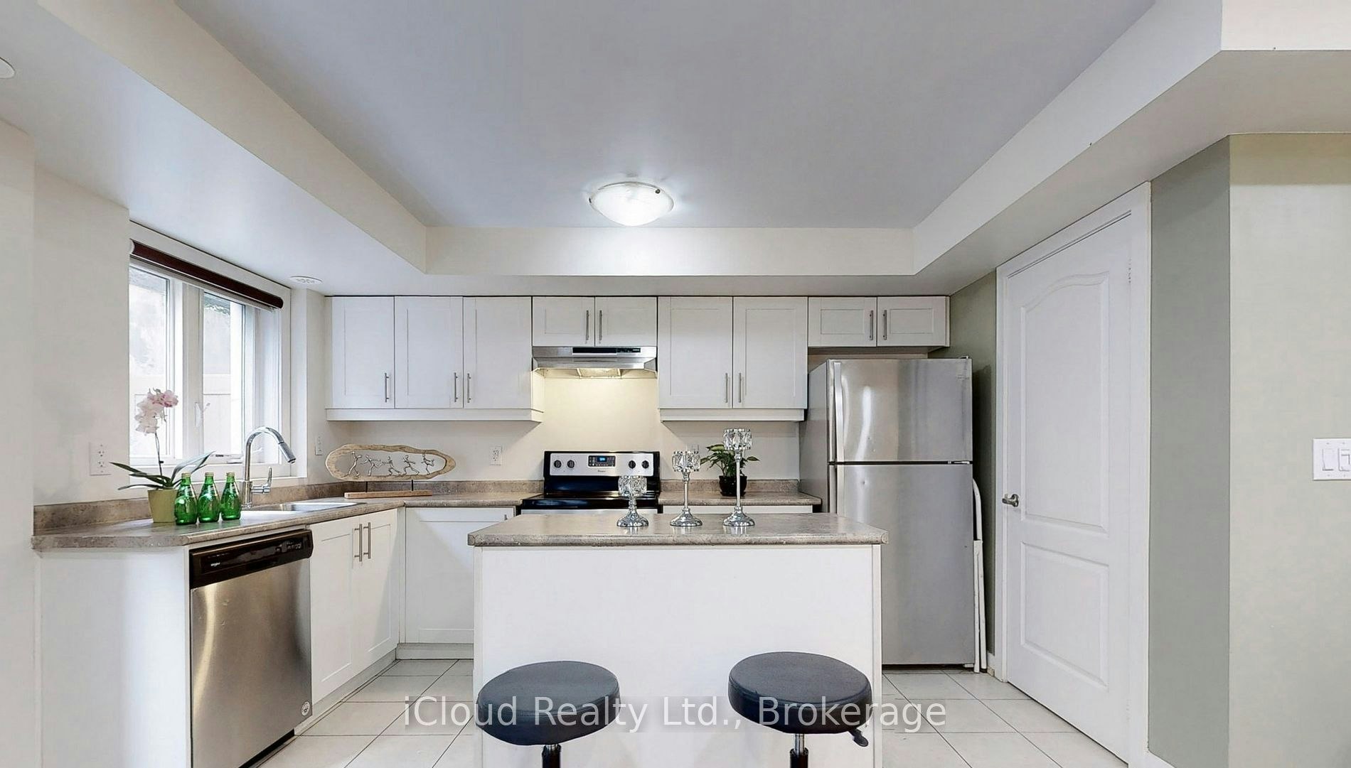 1001-55 Lindcrest Manor, Markham, ON, L6B 1N3 - 2