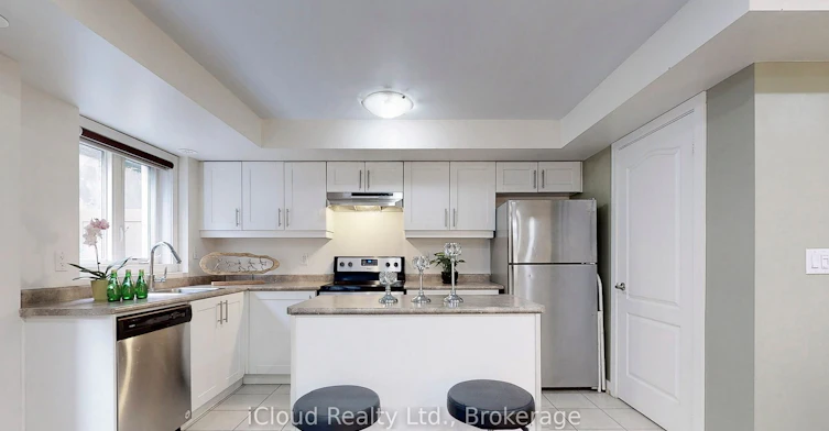 1001-55 Lindcrest Manor, Markham, ON, L6B 1N3 - 2