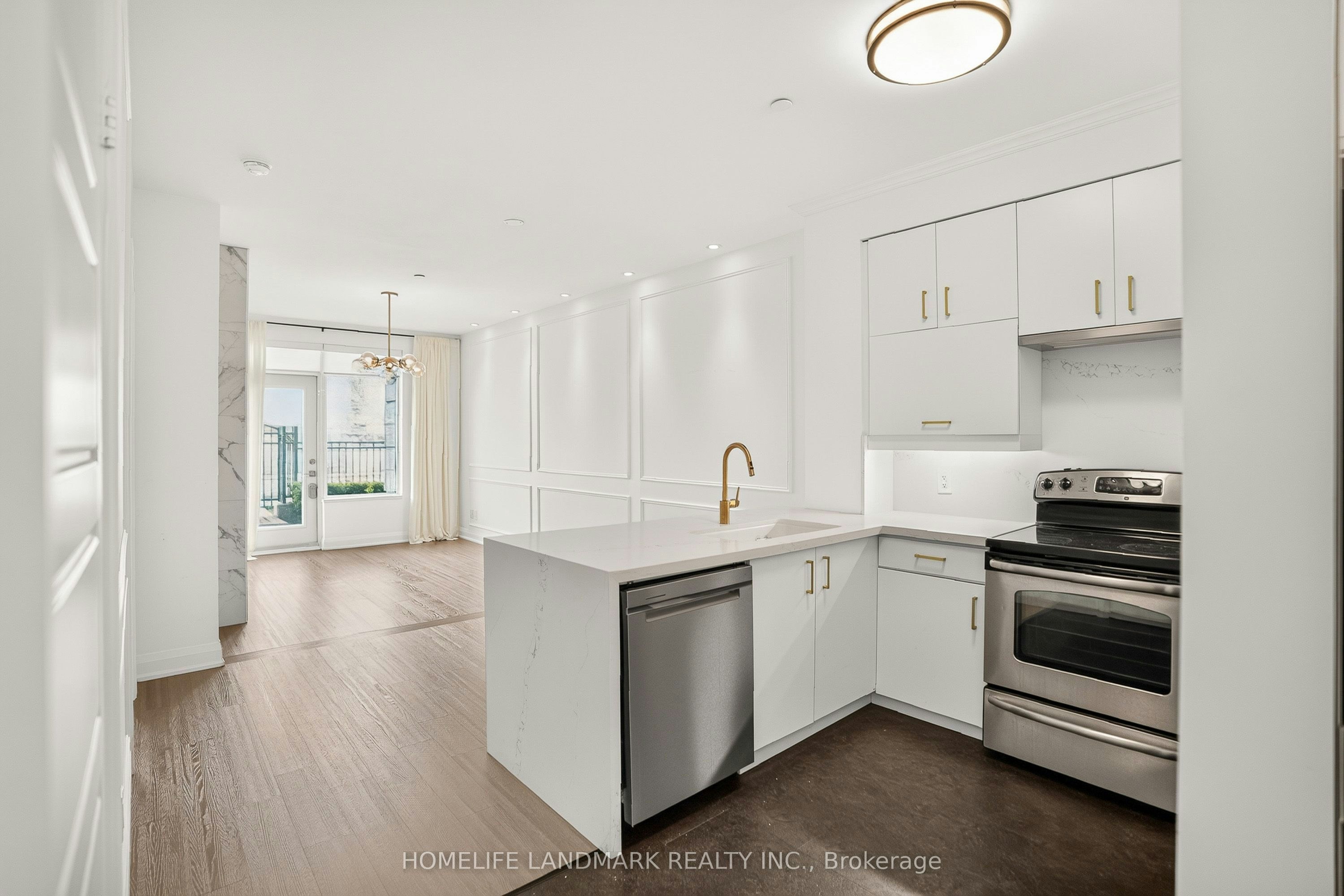 116-8228 Birchmount Road, Markham, ON, L3R 1A6 - 32