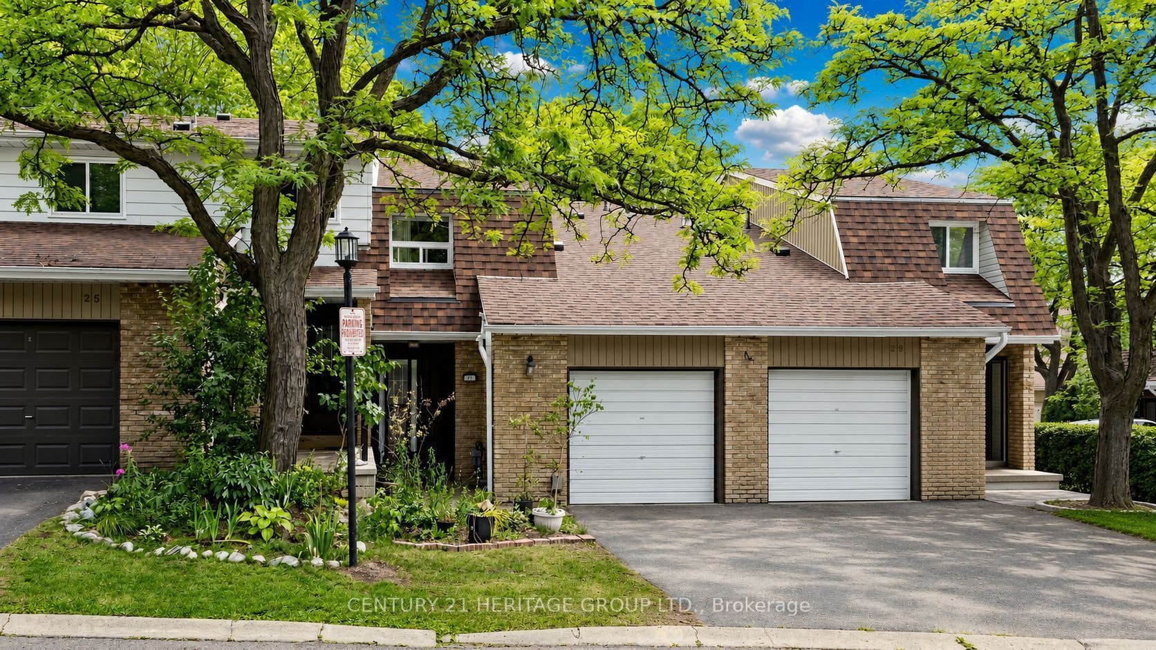 27 Dunkeld Way, Markham, ON, L3T 4Y8