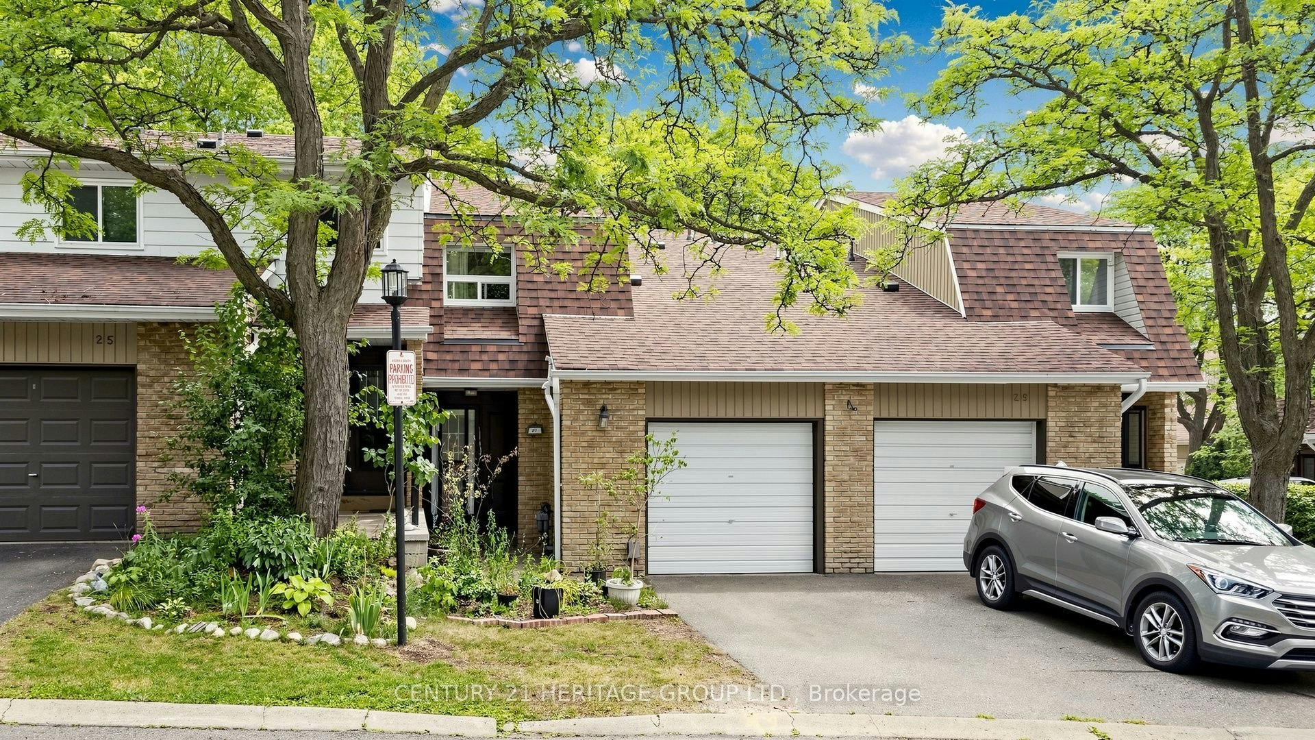 27 Dunkeld Way, Markham, ON, L3T 4Y8