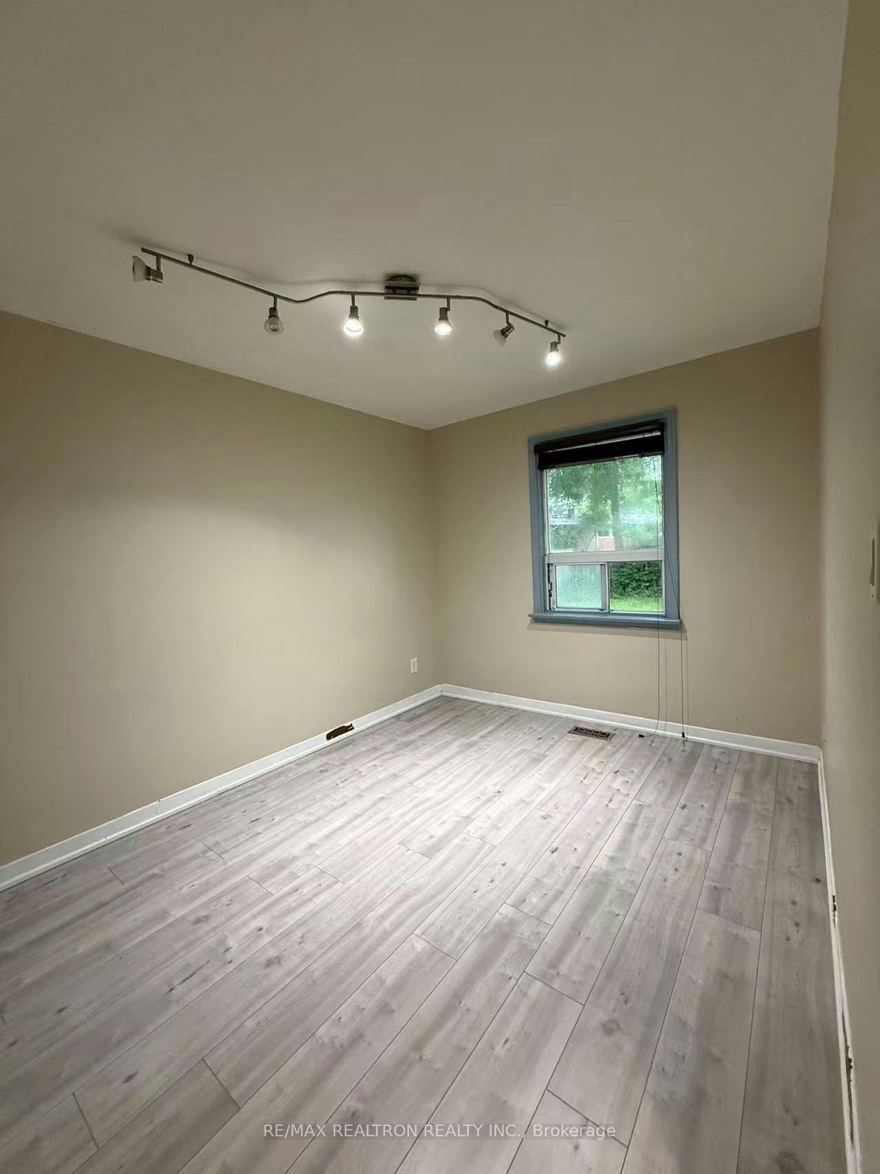 47 Beaverton Road S, Richmond Hill, ON, L4C 2H5 - 7