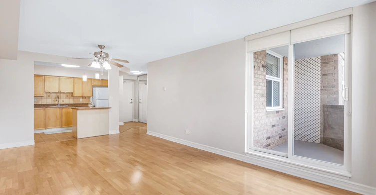 1014-260 Davis Drive, Newmarket, ON, L3Y 7C3 - 10