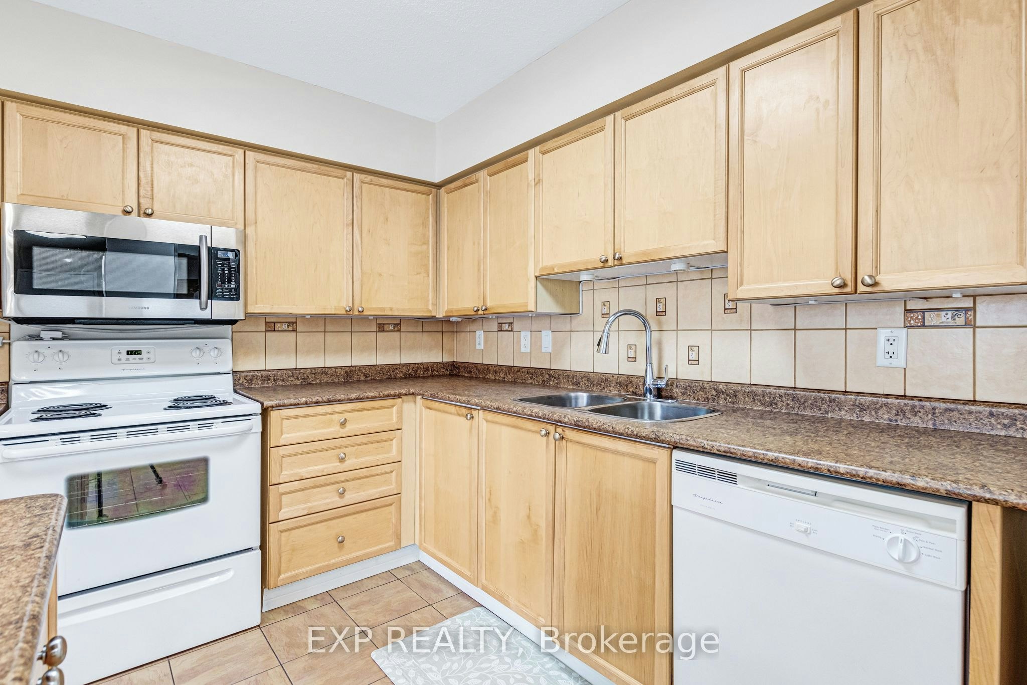 1014-260 Davis Drive, Newmarket, ON, L3Y 7C3 - 7