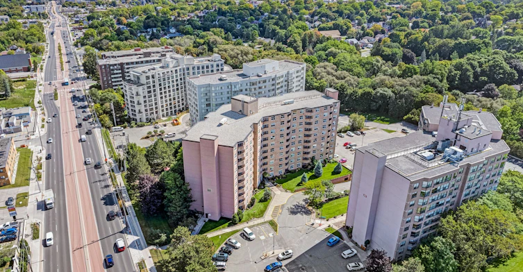 1014-260 Davis Drive, Newmarket, ON, L3Y 7C3 - 2