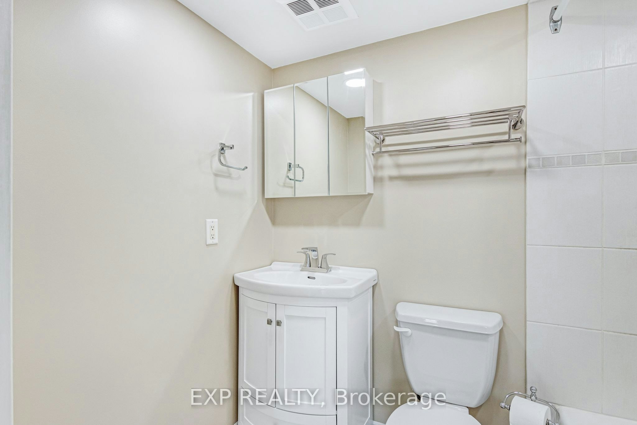 1014-260 Davis Drive, Newmarket, ON, L3Y 7C3 - 17