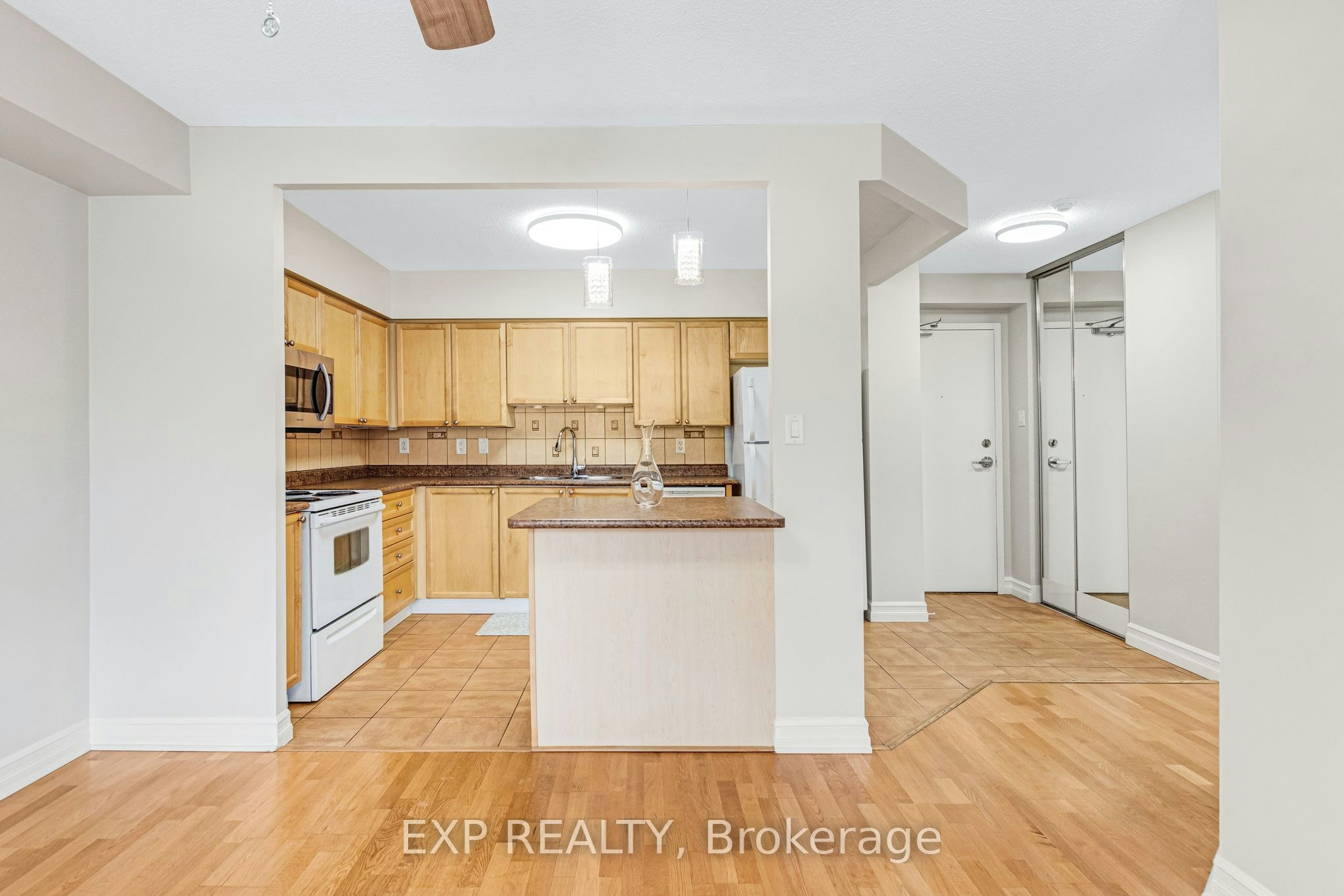 1014-260 Davis Drive, Newmarket, ON, L3Y 7C3 - 8