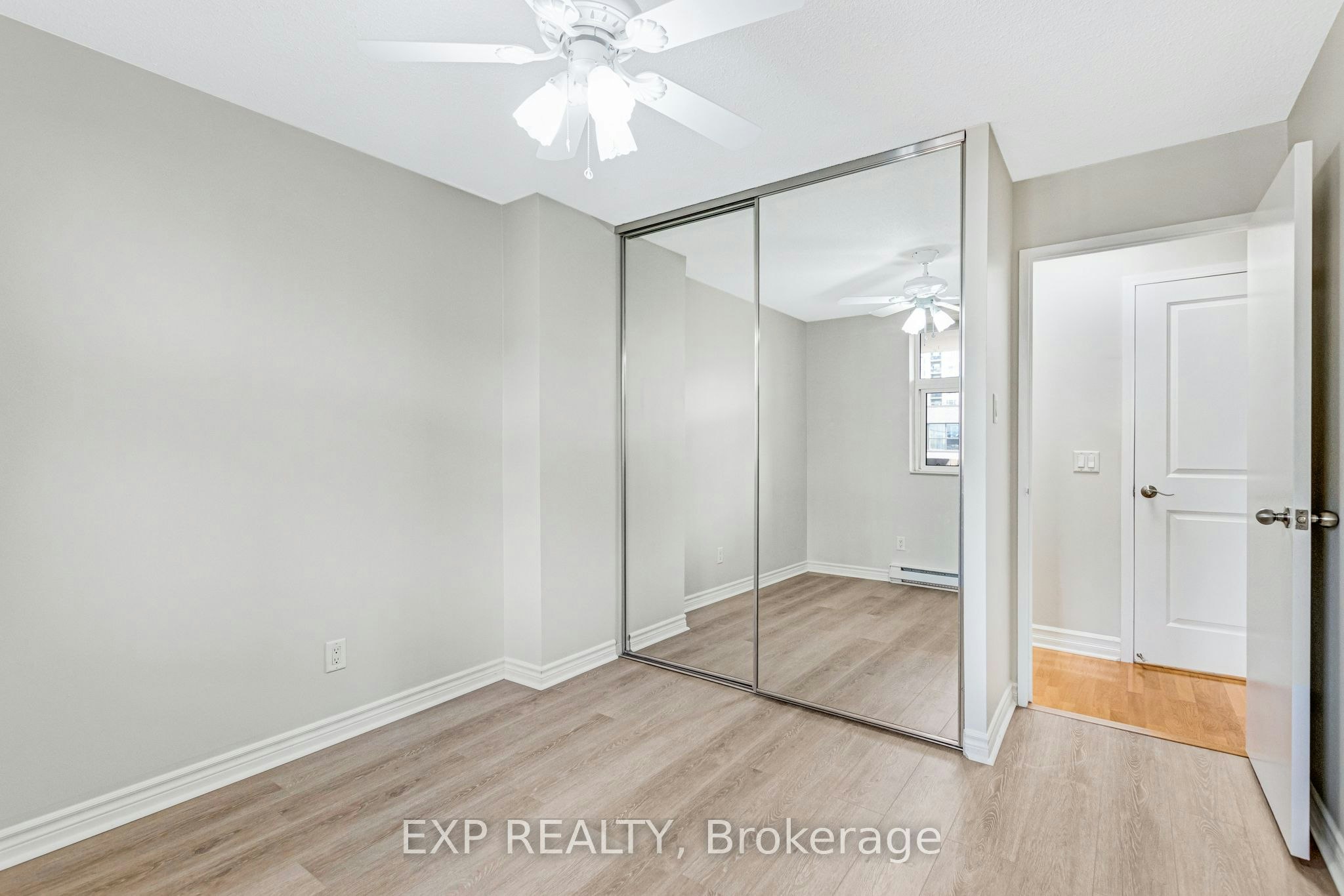 1014-260 Davis Drive, Newmarket, ON, L3Y 7C3 - 16