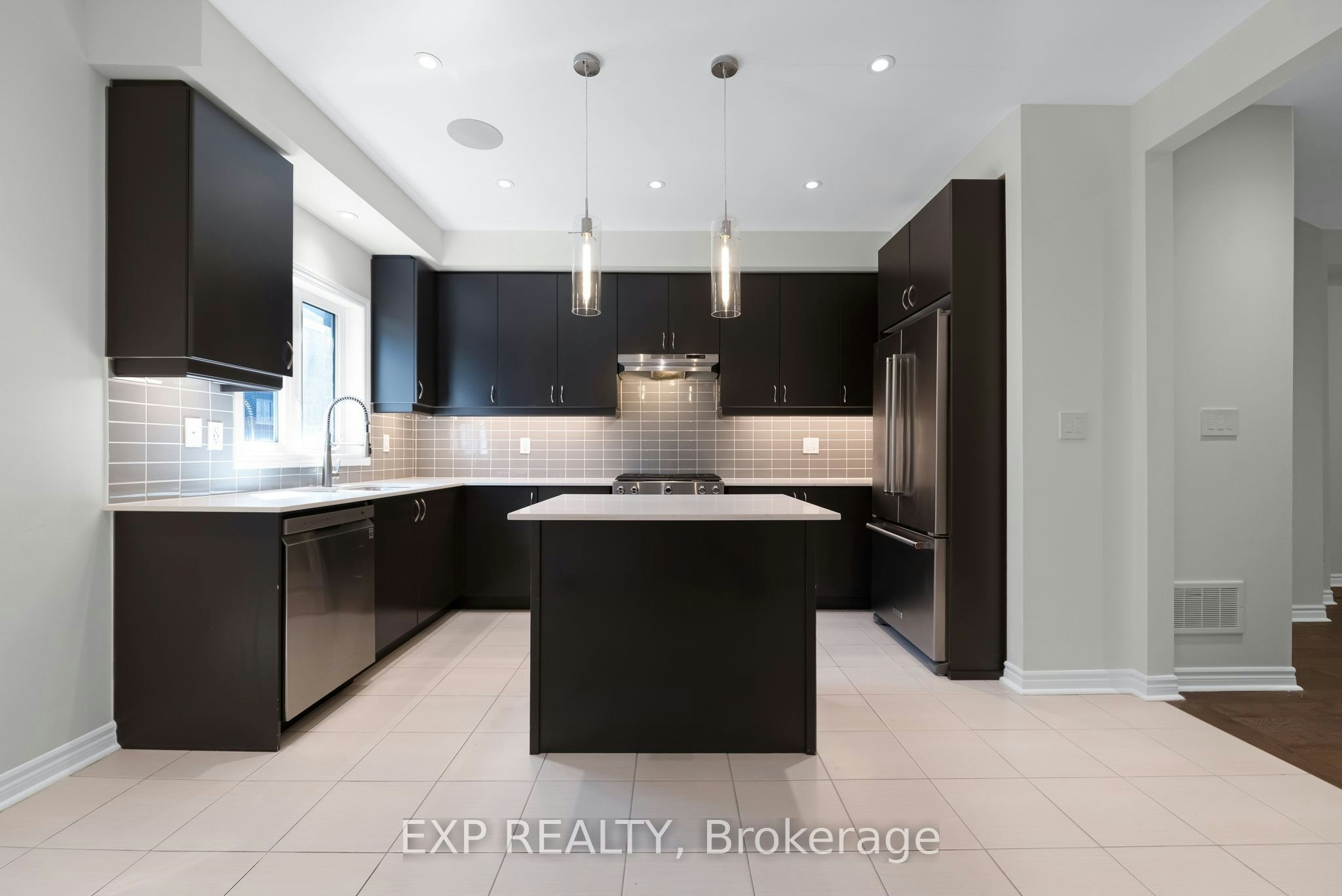 104 Gordon Circle, Newmarket, ON, L3Y 0C9 - 12