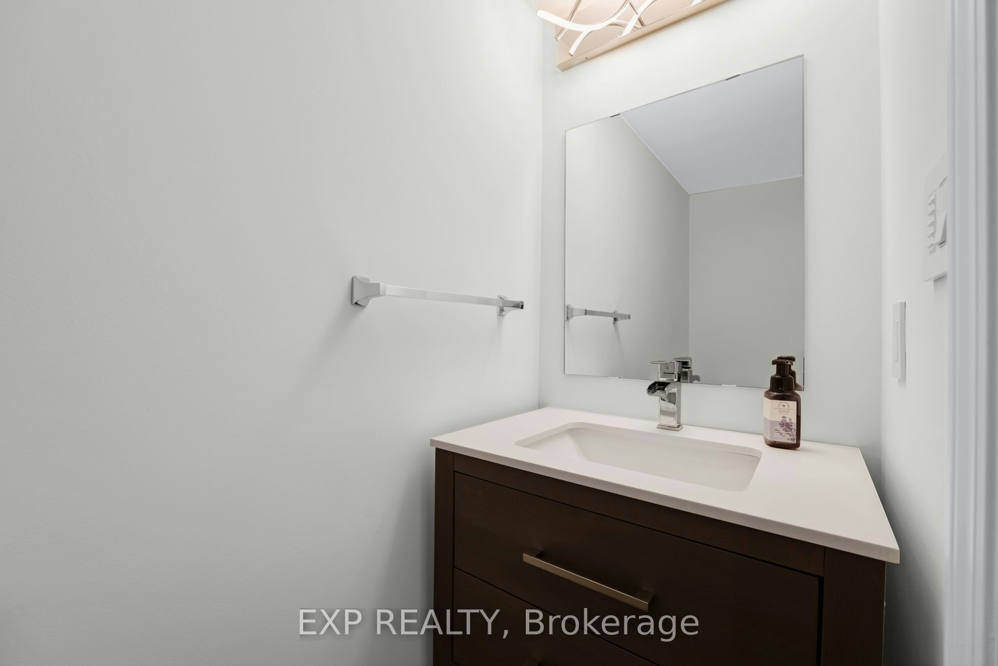 104 Gordon Circle, Newmarket, ON, L3Y 0C9 - 8