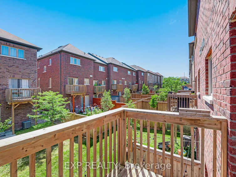 104 Gordon Circle, Newmarket, ON, L3Y 0C9 - 14