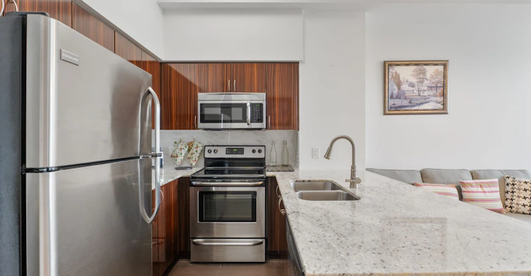 205-4700 Highway 7 N/A, Vaughan, ON, L4L 0B4 - 12