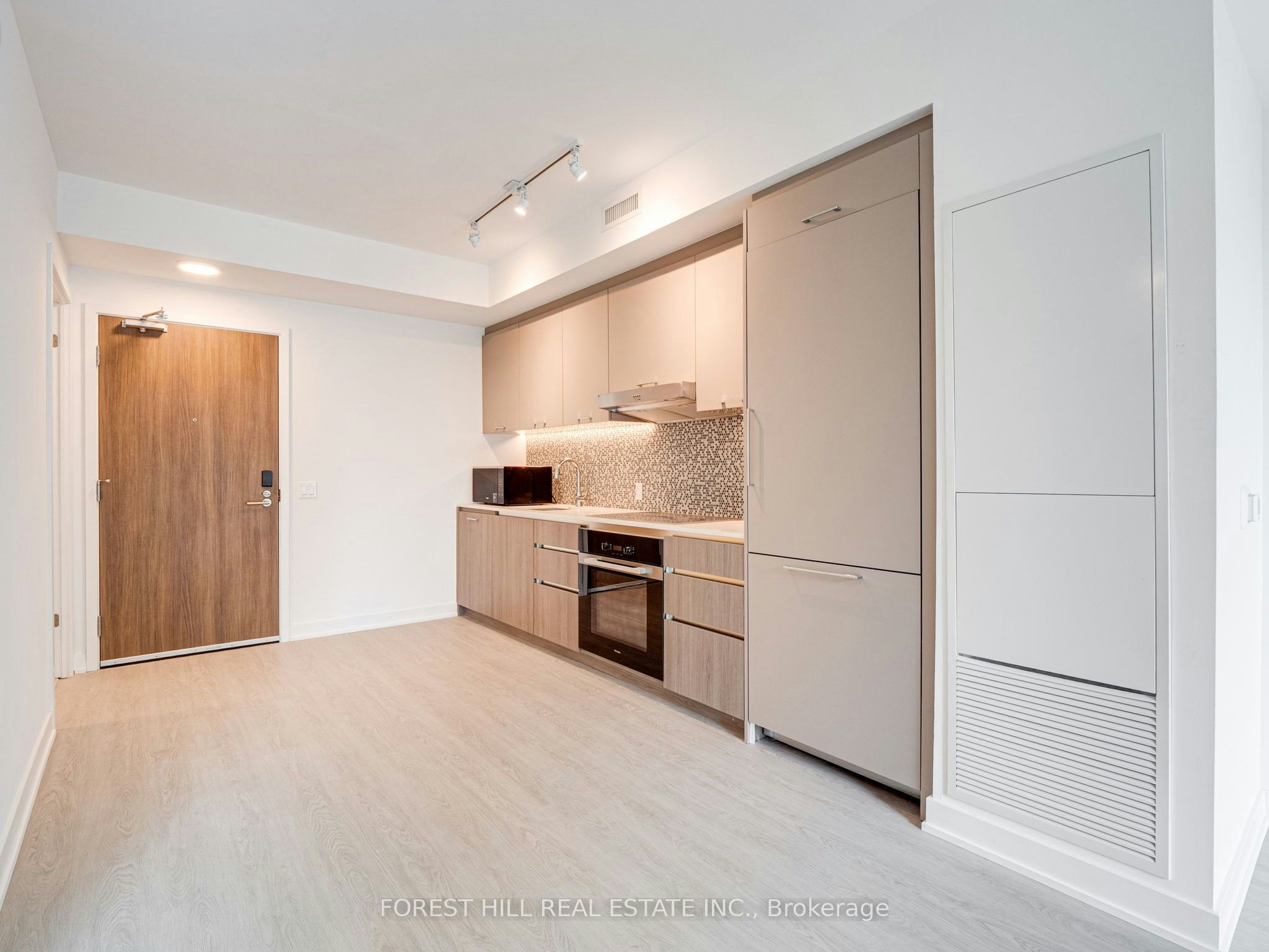 202-8188 Yonge Street, Vaughan, ON, L4J 0M2 - 4