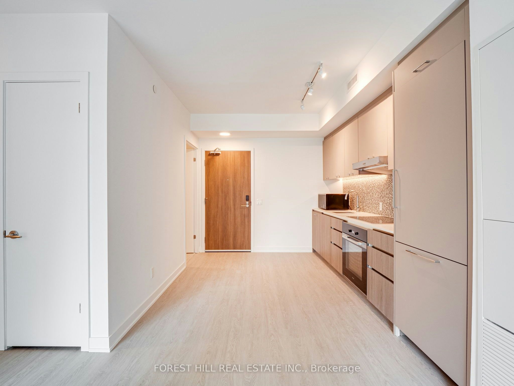 202-8188 Yonge Street, Vaughan, ON, L4J 0M2 - 3