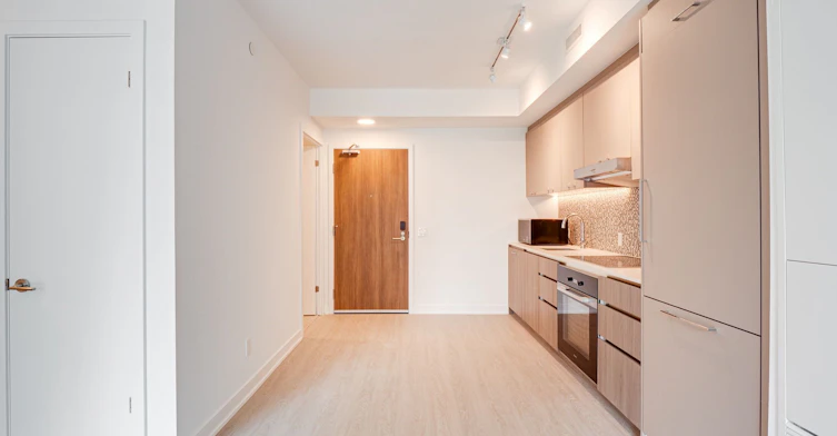 202-8188 Yonge Street, Vaughan, ON, L4J 0M2 - 3