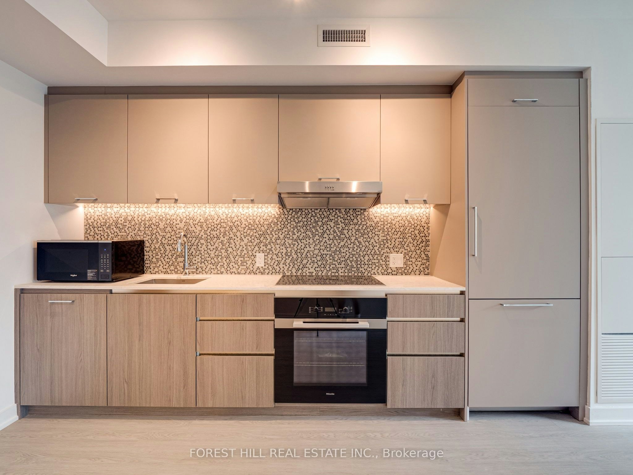 202-8188 Yonge Street, Vaughan, ON, L4J 0M2 - 5