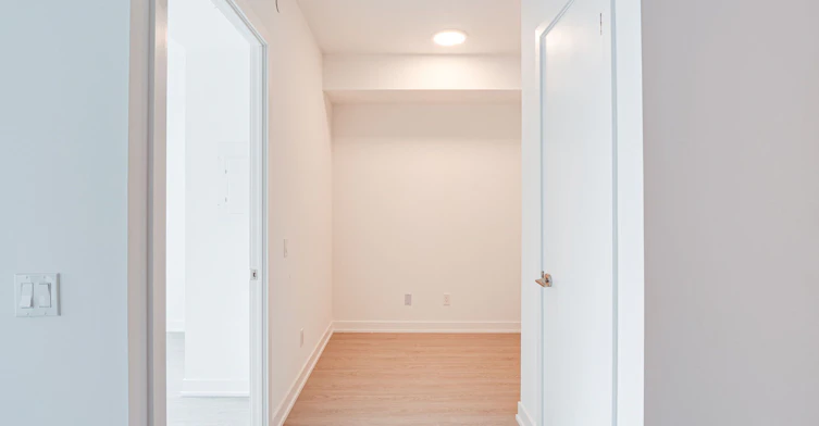 202-8188 Yonge Street, Vaughan, ON, L4J 0M2 - 8