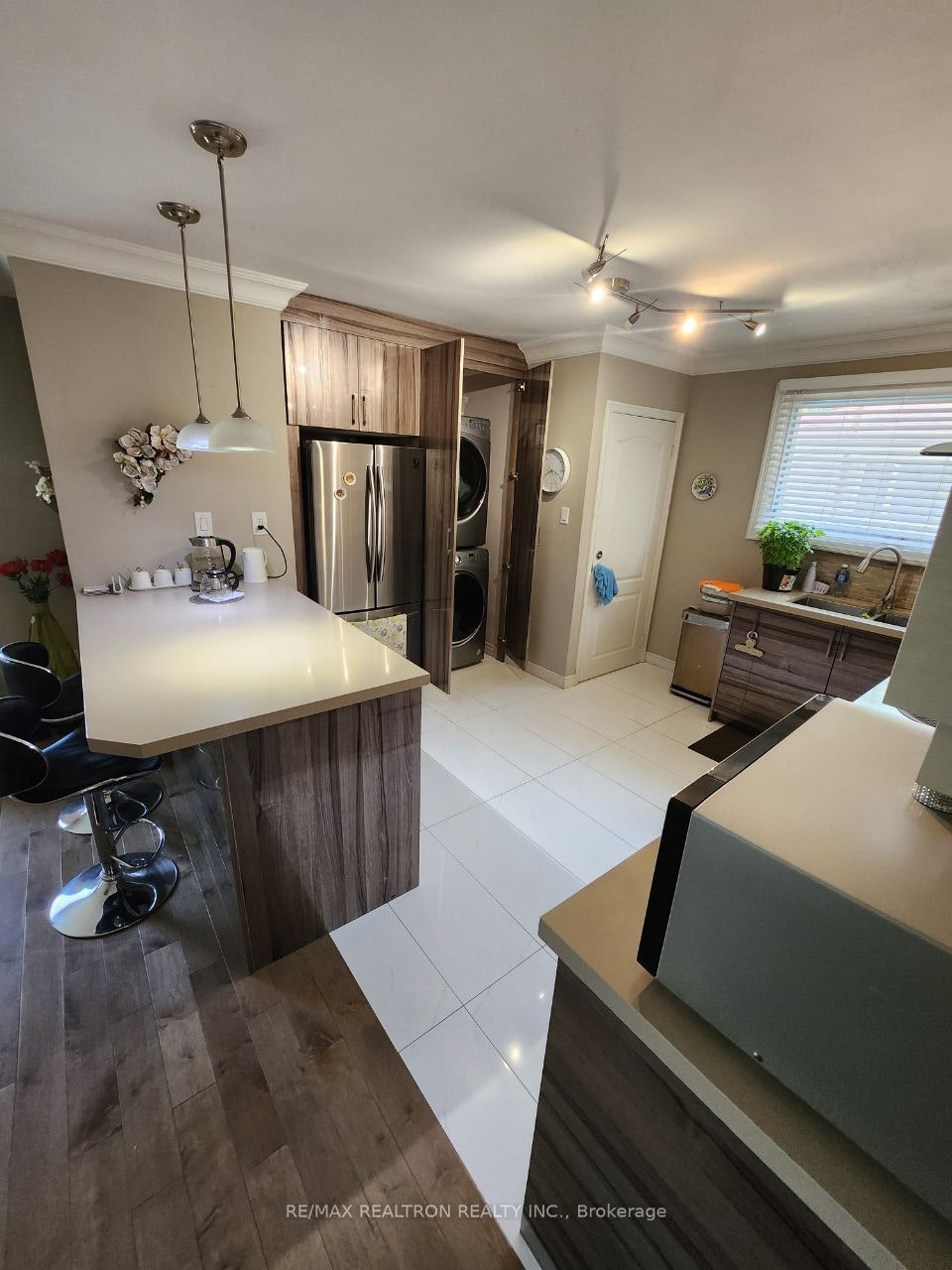 Main Flr.-248 Blue Grass Boulevard, Richmond Hill, ON, L4C 3H2 - 2