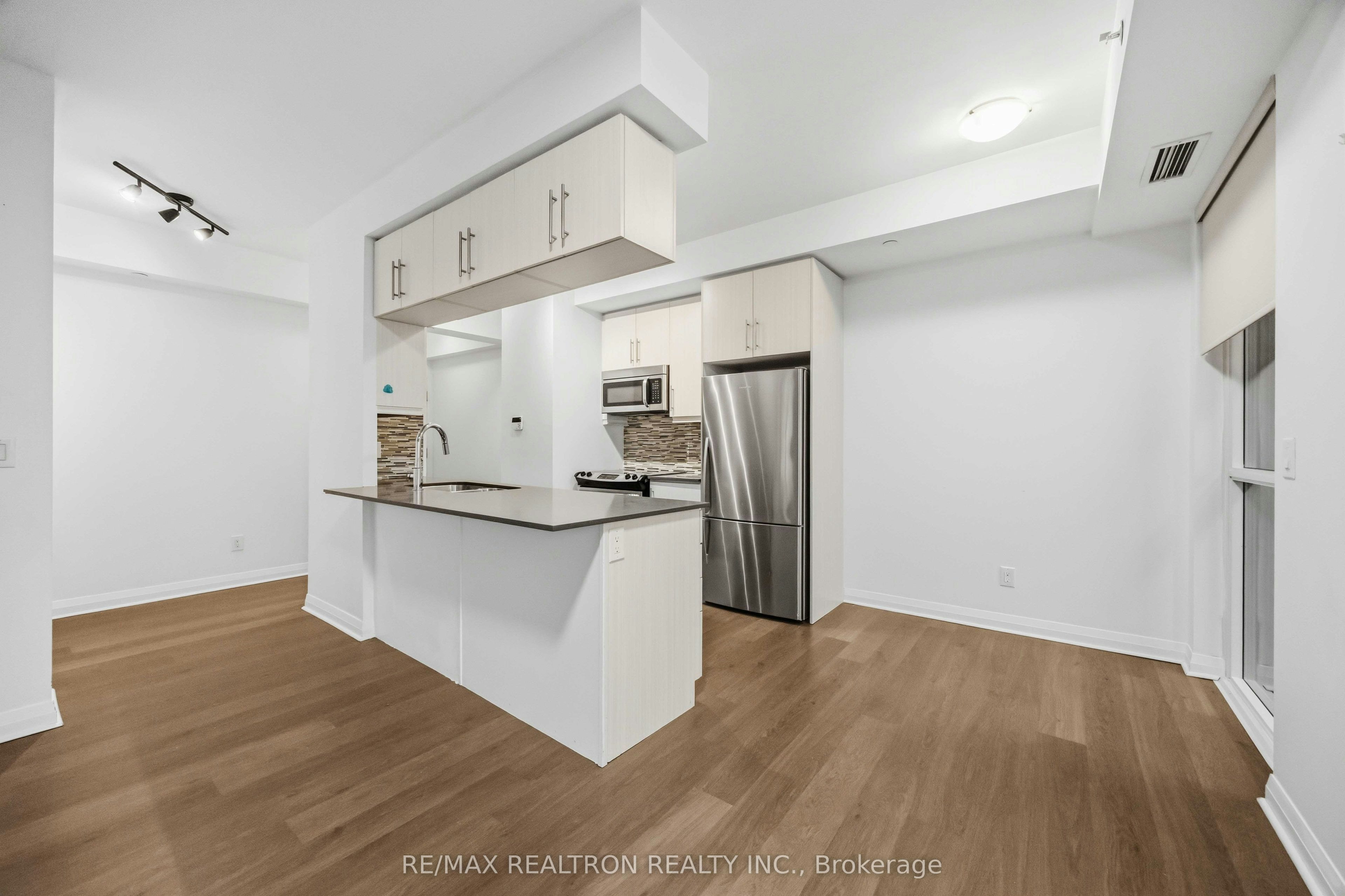 1904-55 Oneida Crescent, Richmond Hill, ON, L4B 0E8 - 11