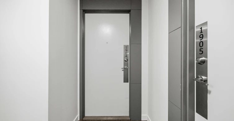 1904-55 Oneida Crescent, Richmond Hill, ON, L4B 0E8 - 2