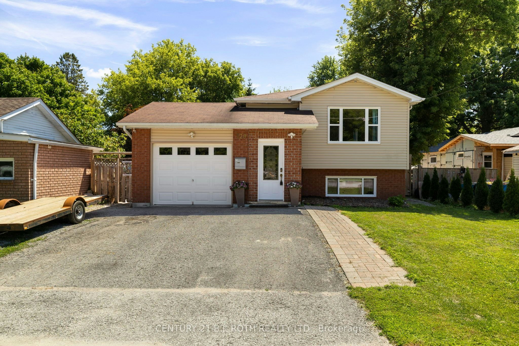 128 Queen Street, Essa, ON, L0M 1B0