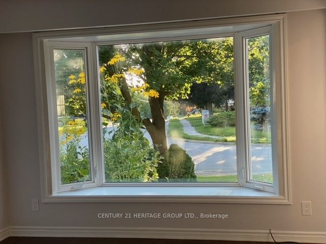 Main-779 Greenfield Crescent, Newmarket, ON, L3Y 3B2 - 9