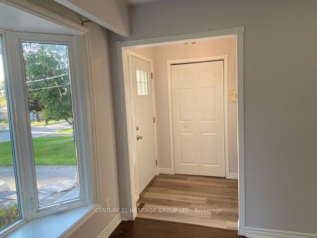 Main-779 Greenfield Crescent, Newmarket, ON, L3Y 3B2 - 5