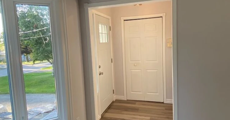 Main-779 Greenfield Crescent, Newmarket, ON, L3Y 3B2 - 5