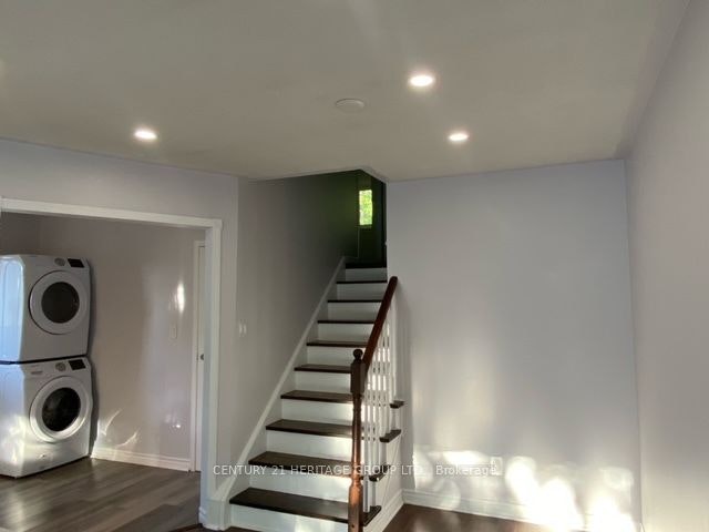Main-779 Greenfield Crescent, Newmarket, ON, L3Y 3B2 - 3