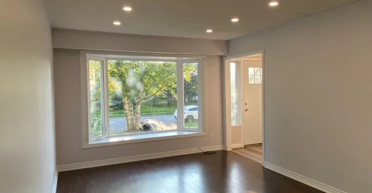 Main-779 Greenfield Crescent, Newmarket, ON, L3Y 3B2 - 2