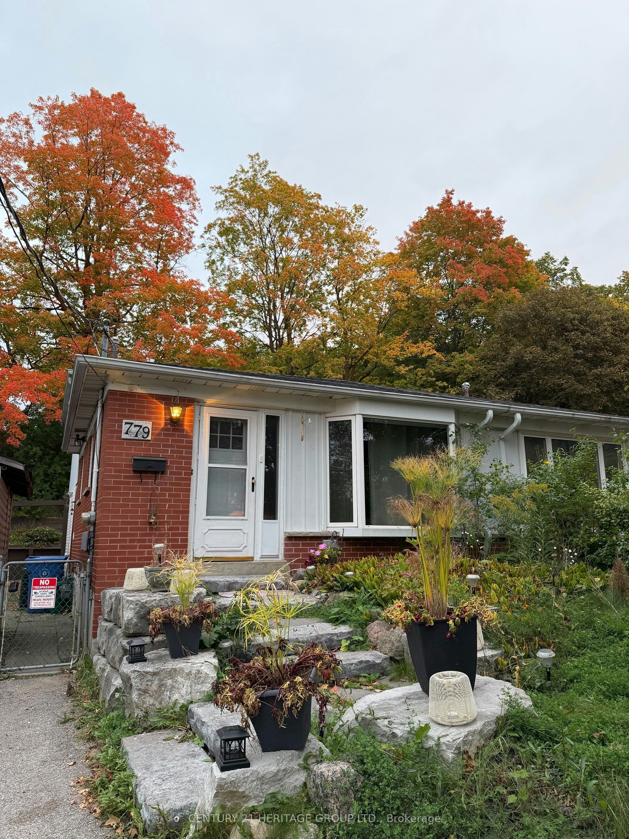 Main-779 Greenfield Crescent, Newmarket, ON, L3Y 3B2