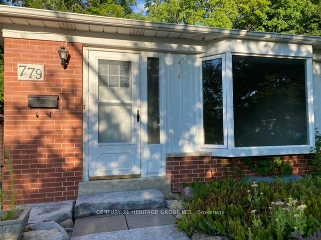 Main-779 Greenfield Crescent, Newmarket, ON, L3Y 3B2