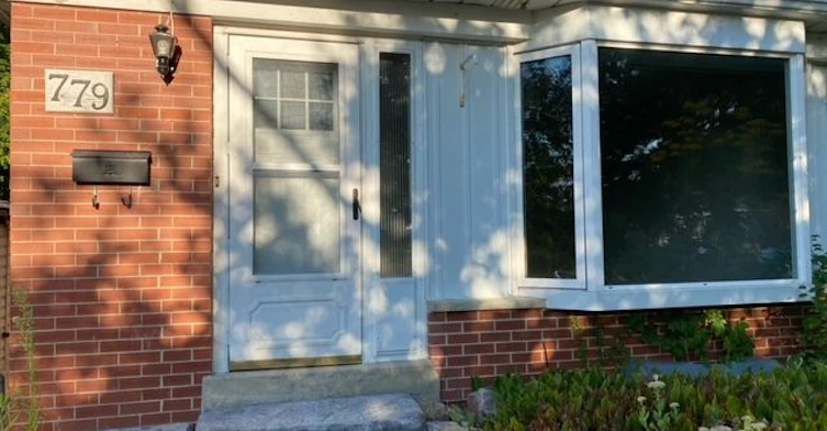 Main-779 Greenfield Crescent, Newmarket, ON, L3Y 3B2